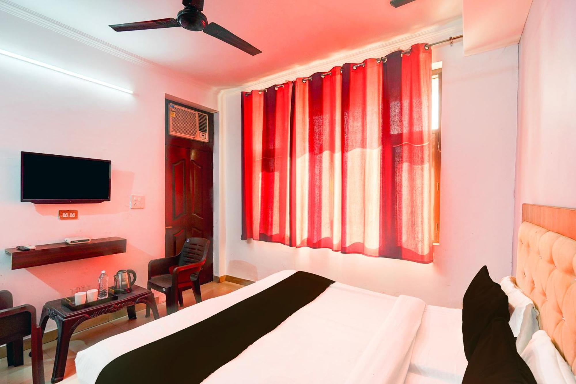 Super Hotel O Palm Dehradun Eksteriør bilde