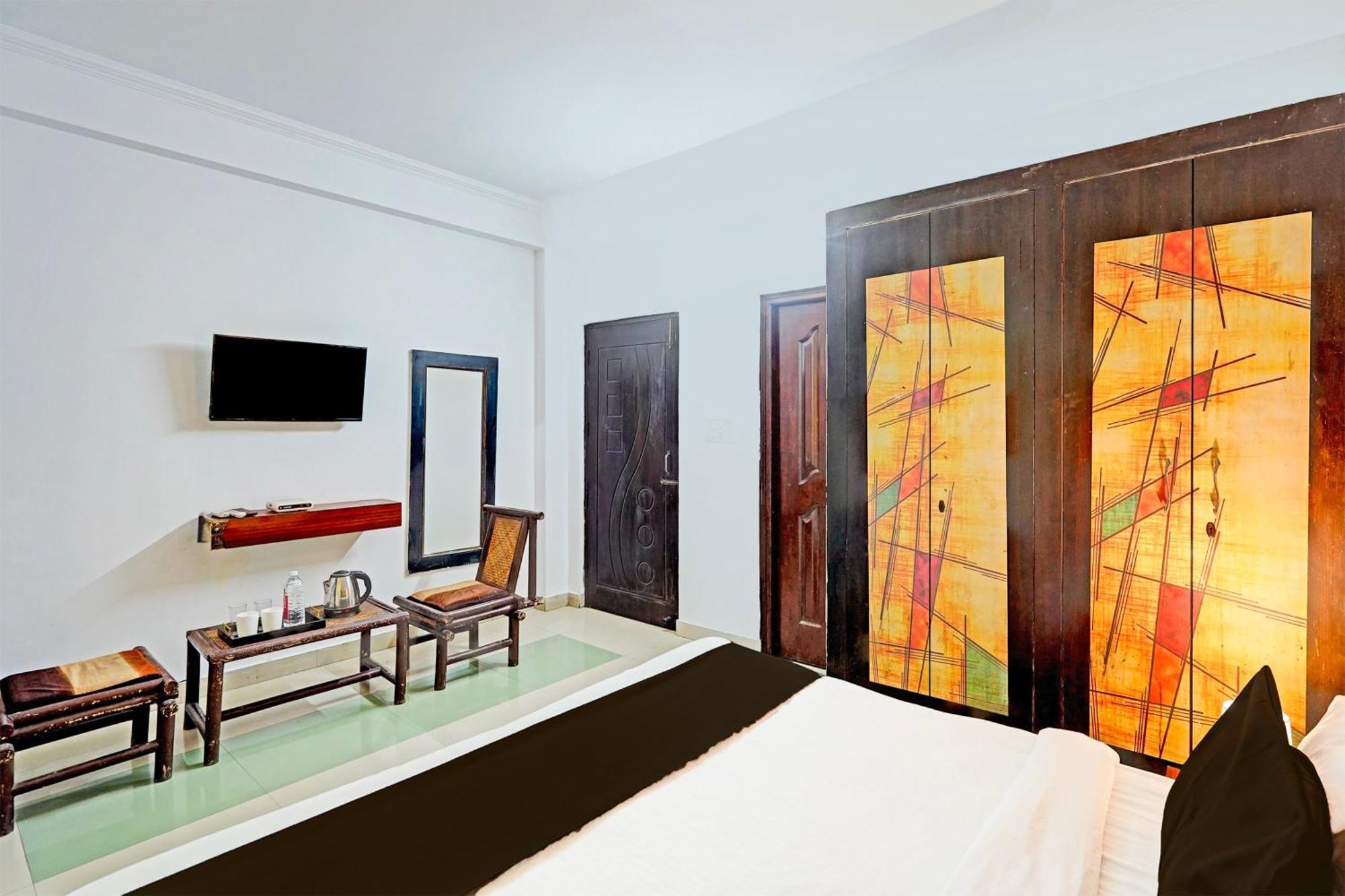 Super Hotel O Palm Dehradun Eksteriør bilde